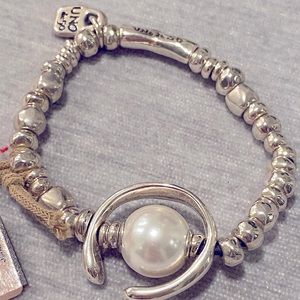 UNODE50 Pearl Bracelet